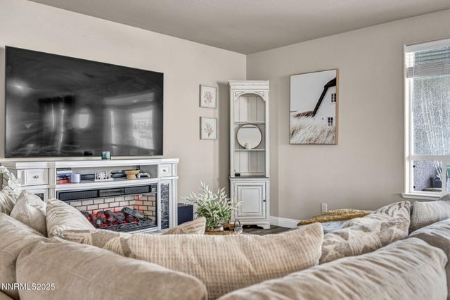 1071 Iron King Drive, Sparks, NV 89441