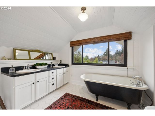 4227 Se GLADSTONE St, Portland, OR 97206