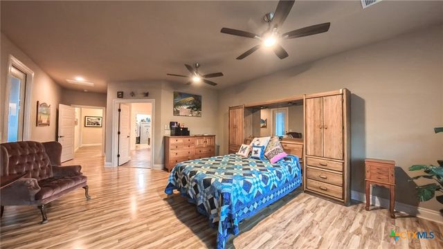 28 Boerne Stage Airfield, Boerne, TX 78006