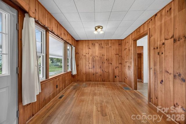 2409 Lucas Street, Hendersonville, NC 28791