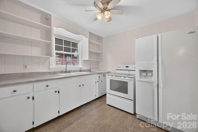 2409 Lucas Street, Hendersonville, NC 28791