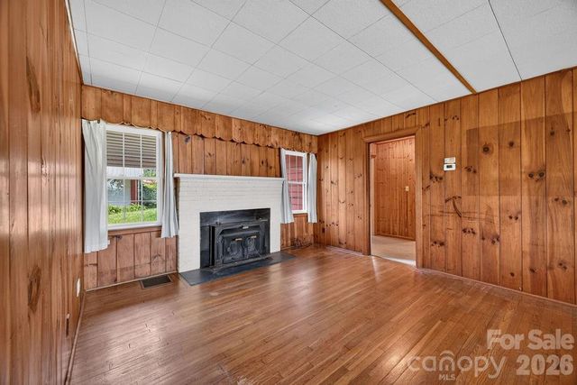 2409 Lucas Street, Hendersonville, NC 28791
