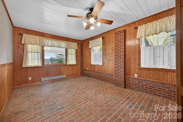 2409 Lucas Street, Hendersonville, NC 28791