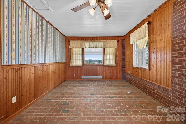 2409 Lucas Street, Hendersonville, NC 28791