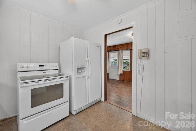 2409 Lucas Street, Hendersonville, NC 28791