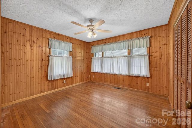 2409 Lucas Street, Hendersonville, NC 28791