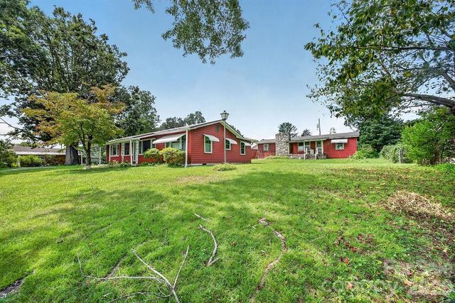 2409 Lucas Street, Hendersonville, NC 28791