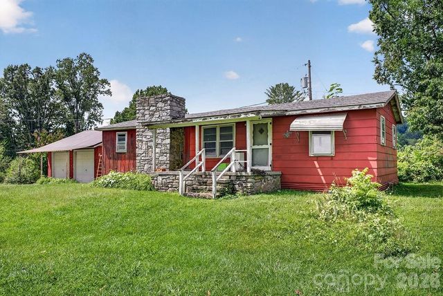 2409 Lucas Street, Hendersonville, NC 28791