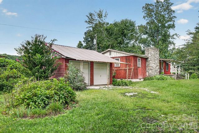 2409 Lucas Street, Hendersonville, NC 28791