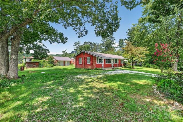 2409 Lucas Street, Hendersonville, NC 28791