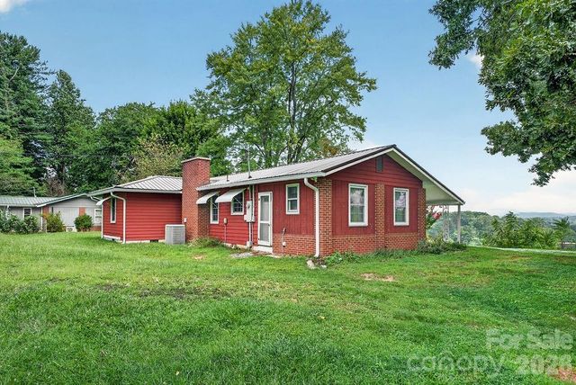 2409 Lucas Street, Hendersonville, NC 28791