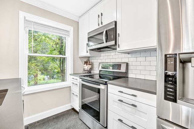 55 Woodland Place APT 1, Stamford, CT 06902