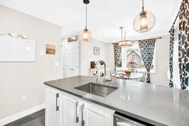 55 Woodland Place APT 1, Stamford, CT 06902