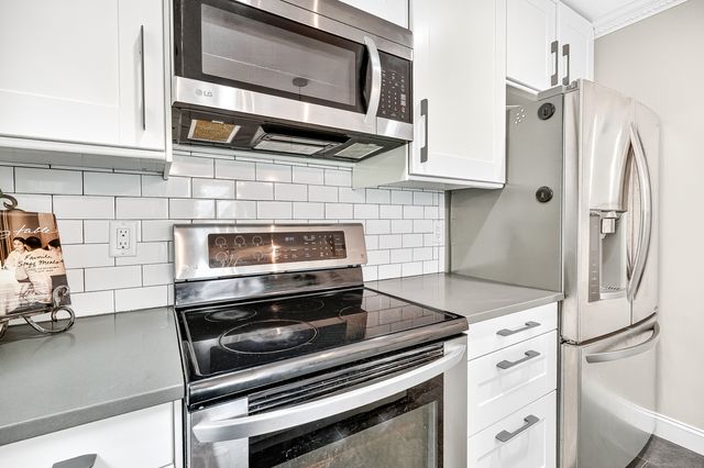 55 Woodland Place APT 1, Stamford, CT 06902