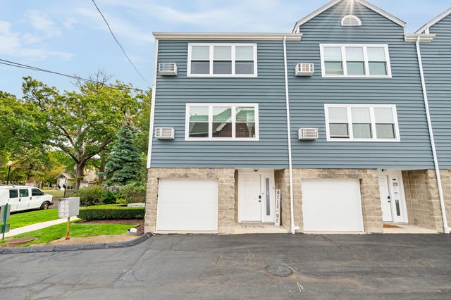 55 Woodland Place APT 1, Stamford, CT 06902