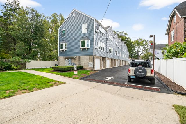 55 Woodland Place APT 1, Stamford, CT 06902