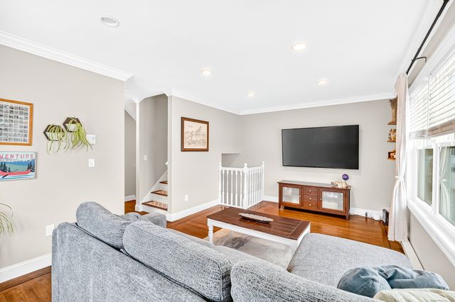 55 Woodland Place APT 1, Stamford, CT 06902