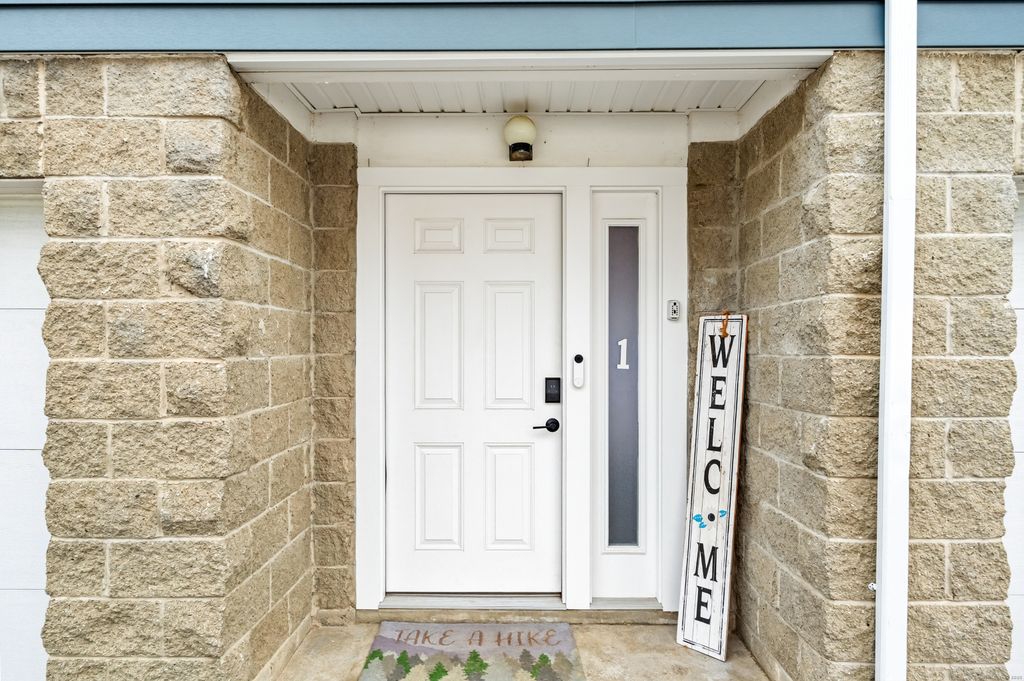 55 Woodland Place APT 1, Stamford, CT 06902