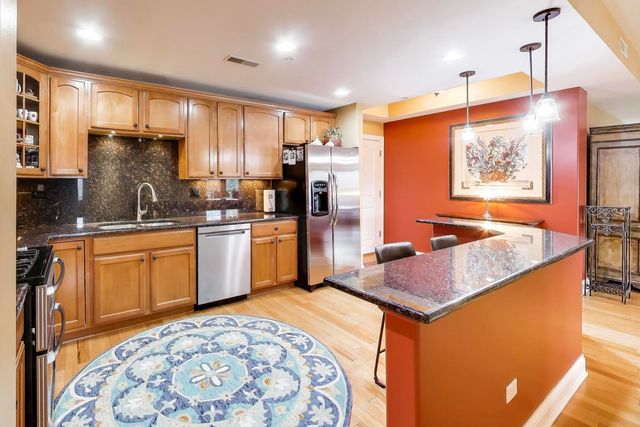 1200 N Foxdale Drive 100, Addison, IL 60101