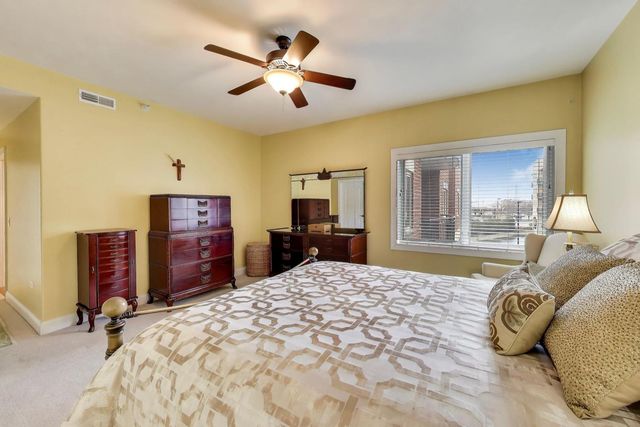 1200 N Foxdale Drive 100, Addison, IL 60101