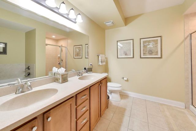 1200 N Foxdale Drive 100, Addison, IL 60101