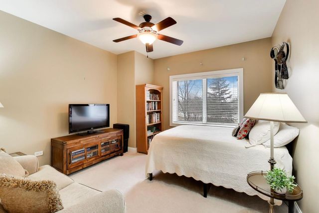 1200 N Foxdale Drive 100, Addison, IL 60101