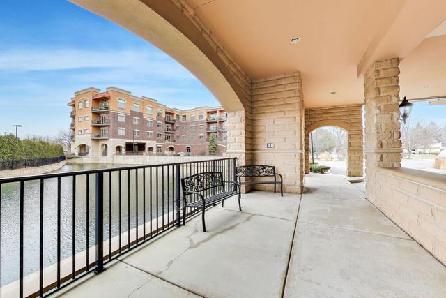 1200 N Foxdale Drive 100, Addison, IL 60101
