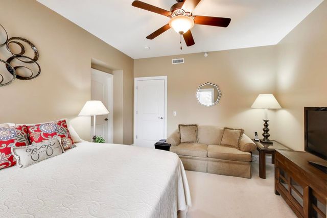 1200 N Foxdale Drive 100, Addison, IL 60101