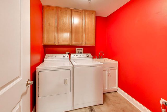 1200 N Foxdale Drive 100, Addison, IL 60101