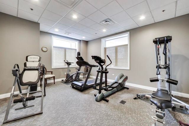 1200 N Foxdale Drive 100, Addison, IL 60101