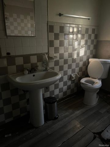 11116 ROSEMARY Street, Detroit, MI 48213