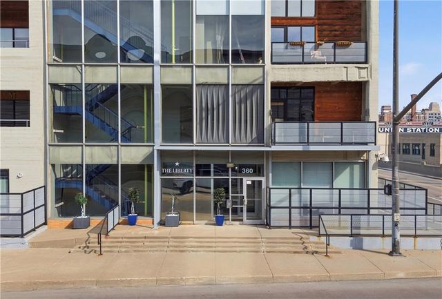 360 W Pershing Road 030, Kansas City, MO 64108