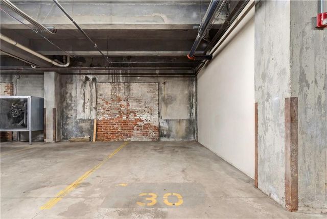 360 W Pershing Road 030, Kansas City, MO 64108