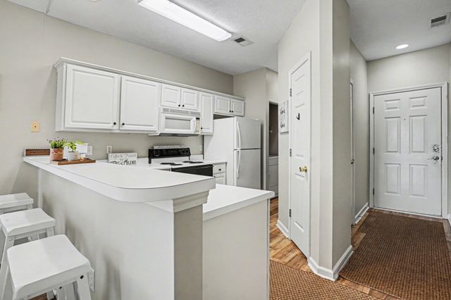 636 River Oaks Dr Apt 49I, Myrtle Beach, SC 29579