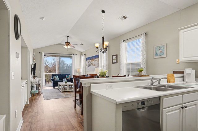 636 River Oaks Dr Apt 49I, Myrtle Beach, SC 29579