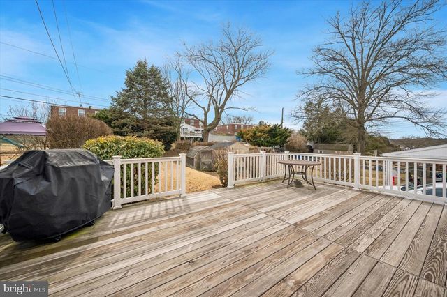 8637 BRIDLE RD, Philadelphia, PA 19115