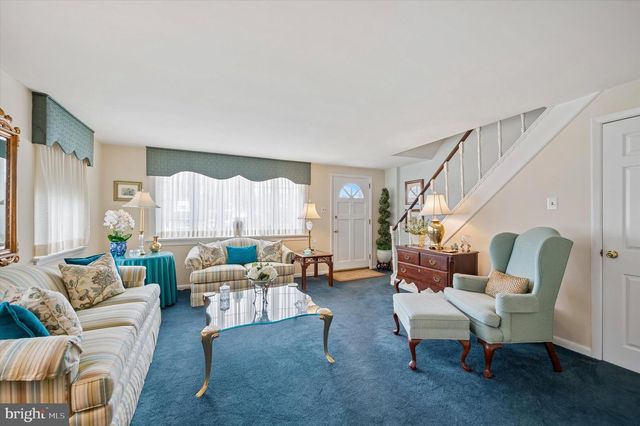 8637 BRIDLE RD, Philadelphia, PA 19115