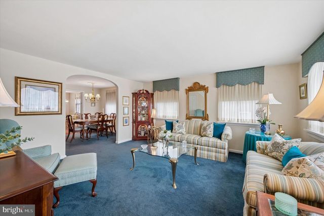 8637 BRIDLE RD, Philadelphia, PA 19115