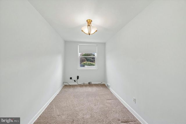 8637 BRIDLE RD, Philadelphia, PA 19115