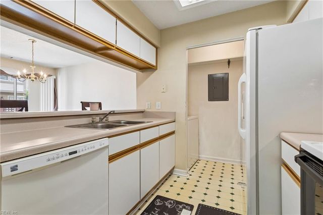 3807 Banister River Reach Apt C, Portsmouth, VA 23703