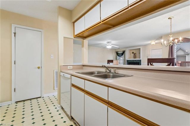 3807 Banister River Reach Apt C, Portsmouth, VA 23703