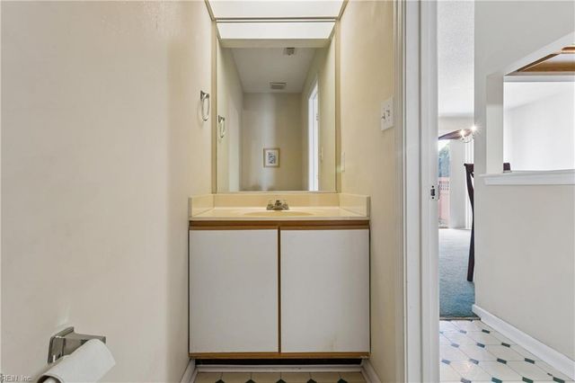3807 Banister River Reach Apt C, Portsmouth, VA 23703
