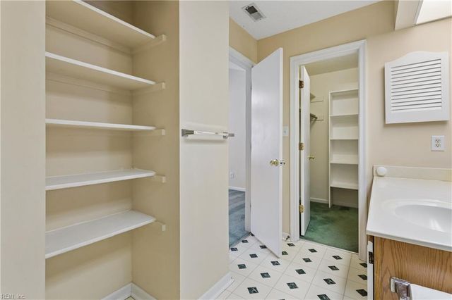 3807 Banister River Reach Apt C, Portsmouth, VA 23703
