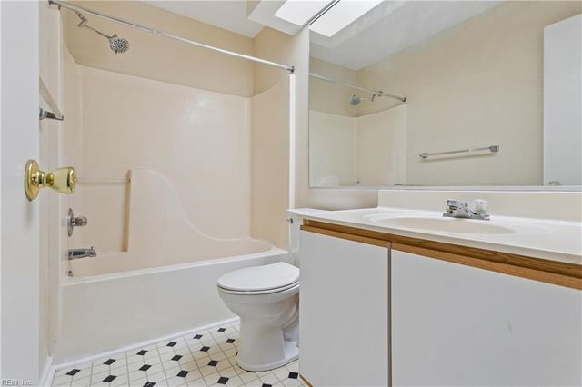 3807 Banister River Reach Apt C, Portsmouth, VA 23703