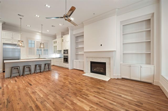 1306 Castle Court A, Houston, TX 77006