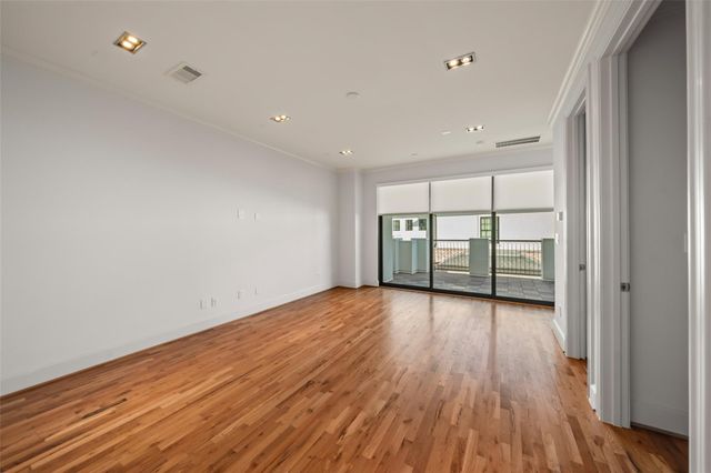 1306 Castle Court A, Houston, TX 77006