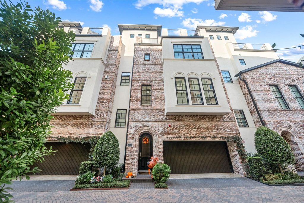 1306 Castle Court A, Houston, TX 77006