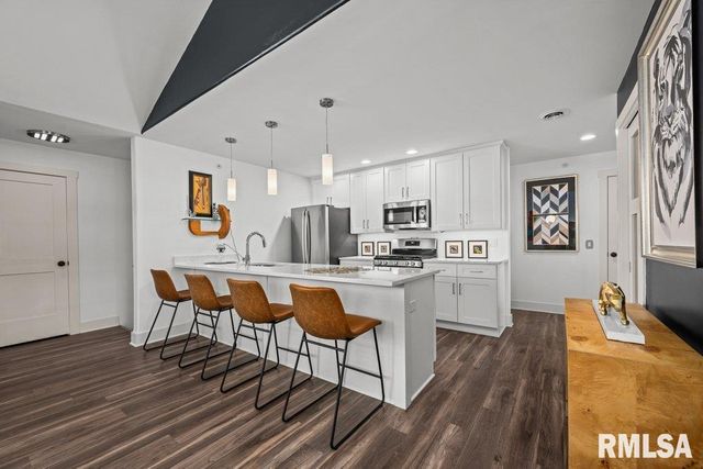 3043 Shanes Way 3043, Bettendorf, IA 52722