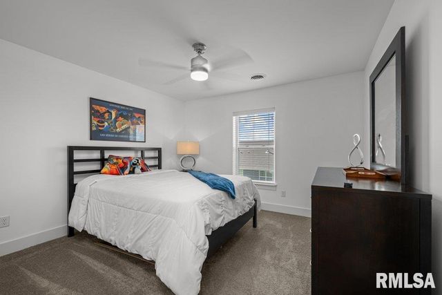 3043 Shanes Way 3043, Bettendorf, IA 52722