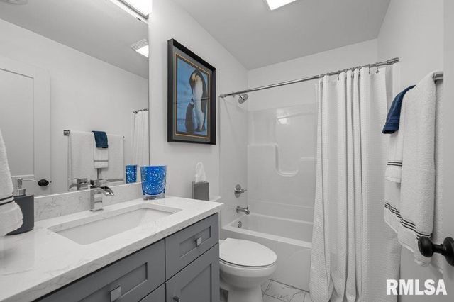 3043 Shanes Way 3043, Bettendorf, IA 52722